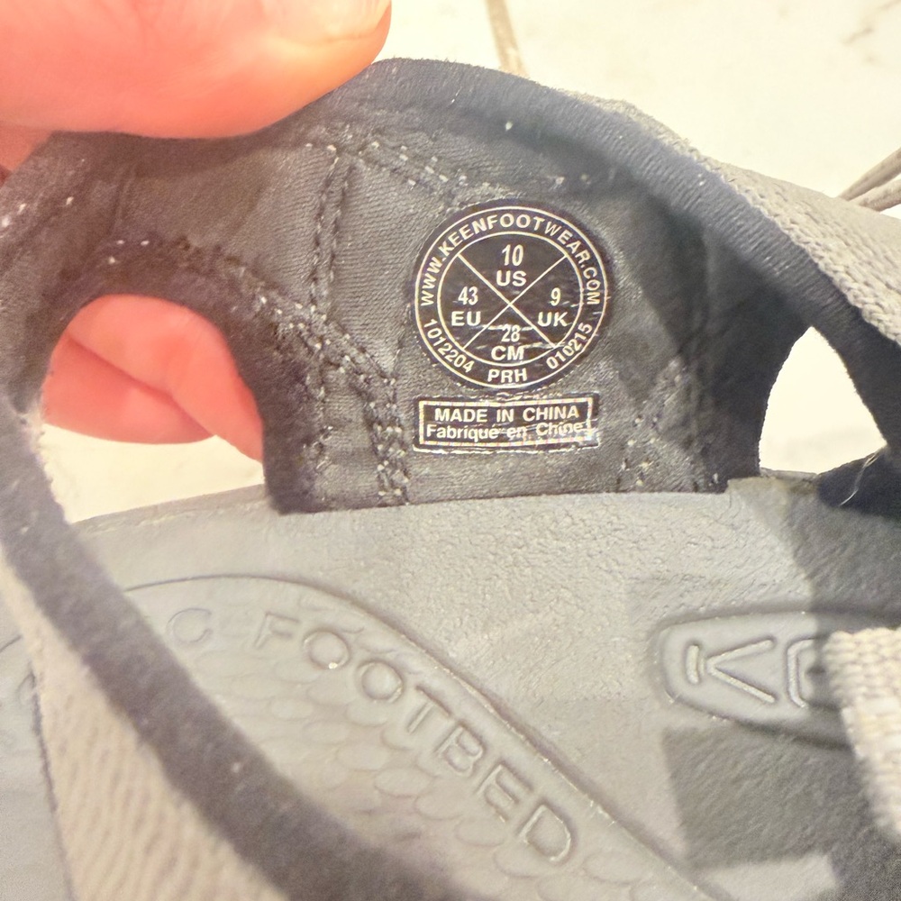 KEEN Men's Newport H2 Waterproof Sandals Grey Black Yellow Size 10 hiking - Picture 9 of 10